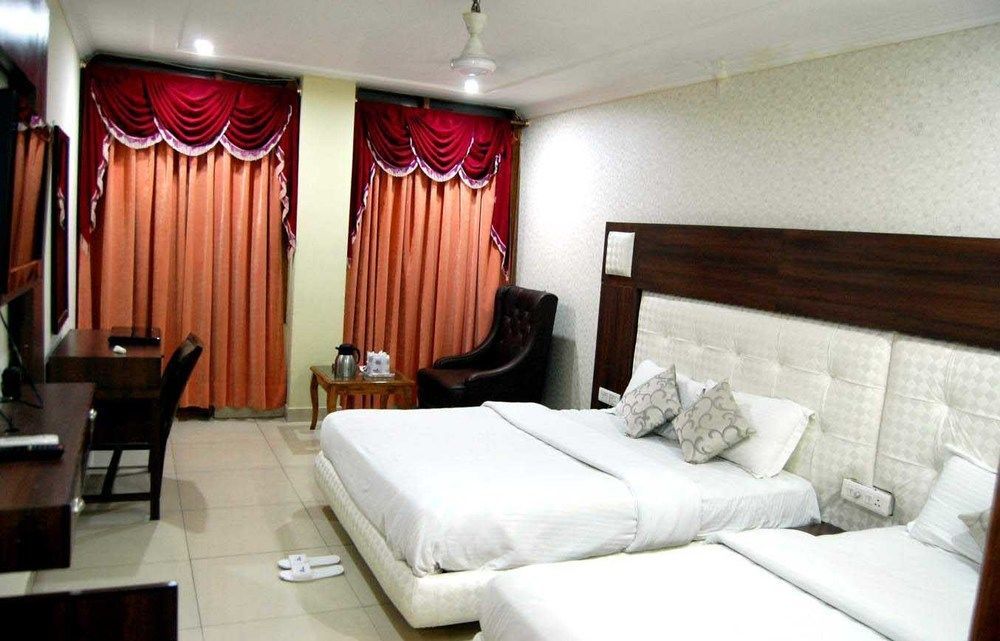 Diamond Plaza 3* Chandigarh