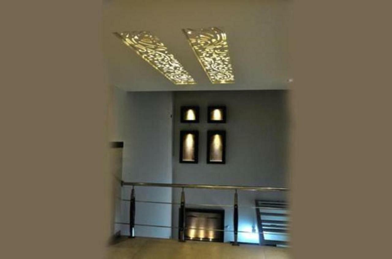 Diamond Plaza Hotel 3*