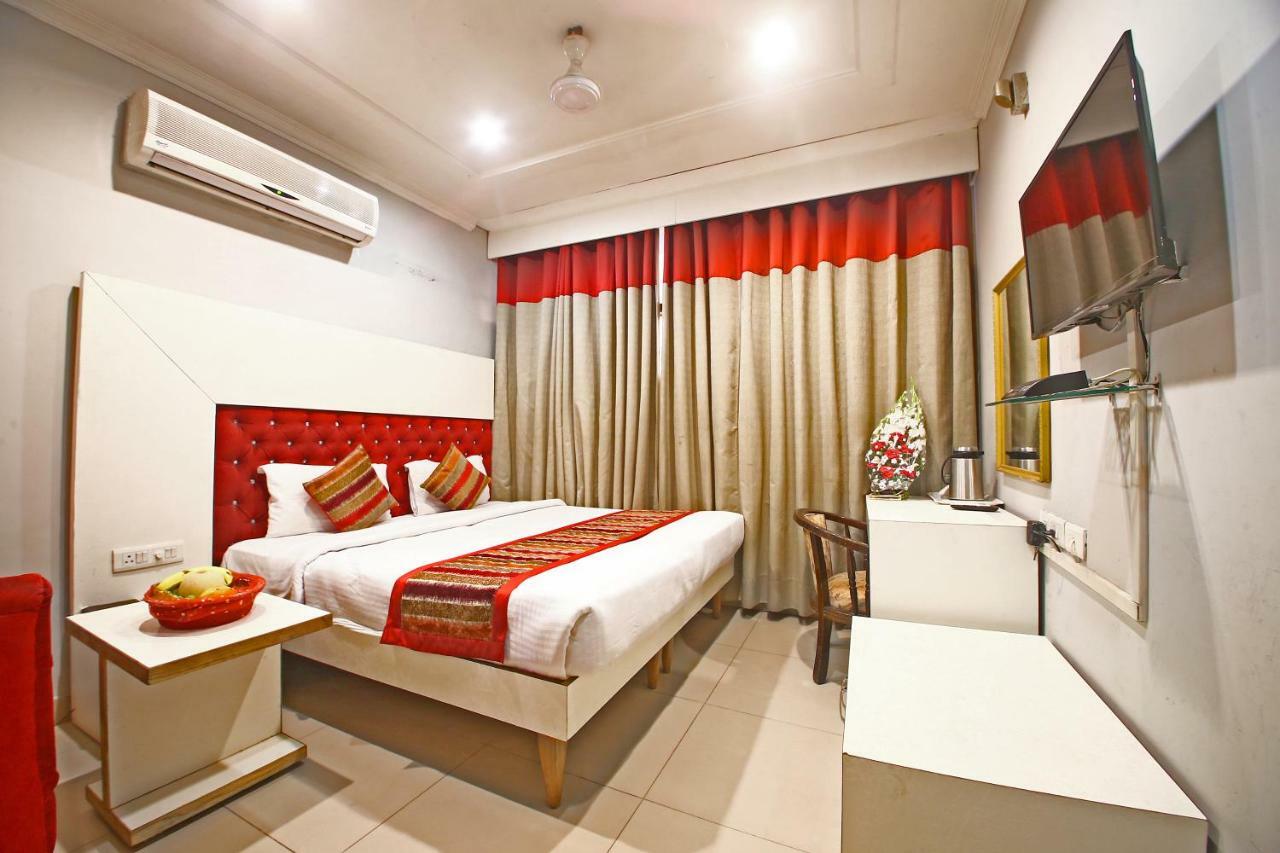 Diamond Plaza Hotel 3*