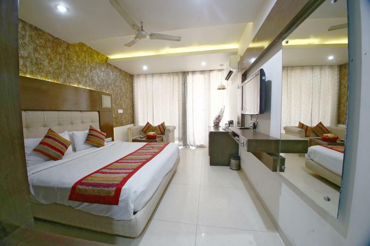 Diamond Plaza 3*